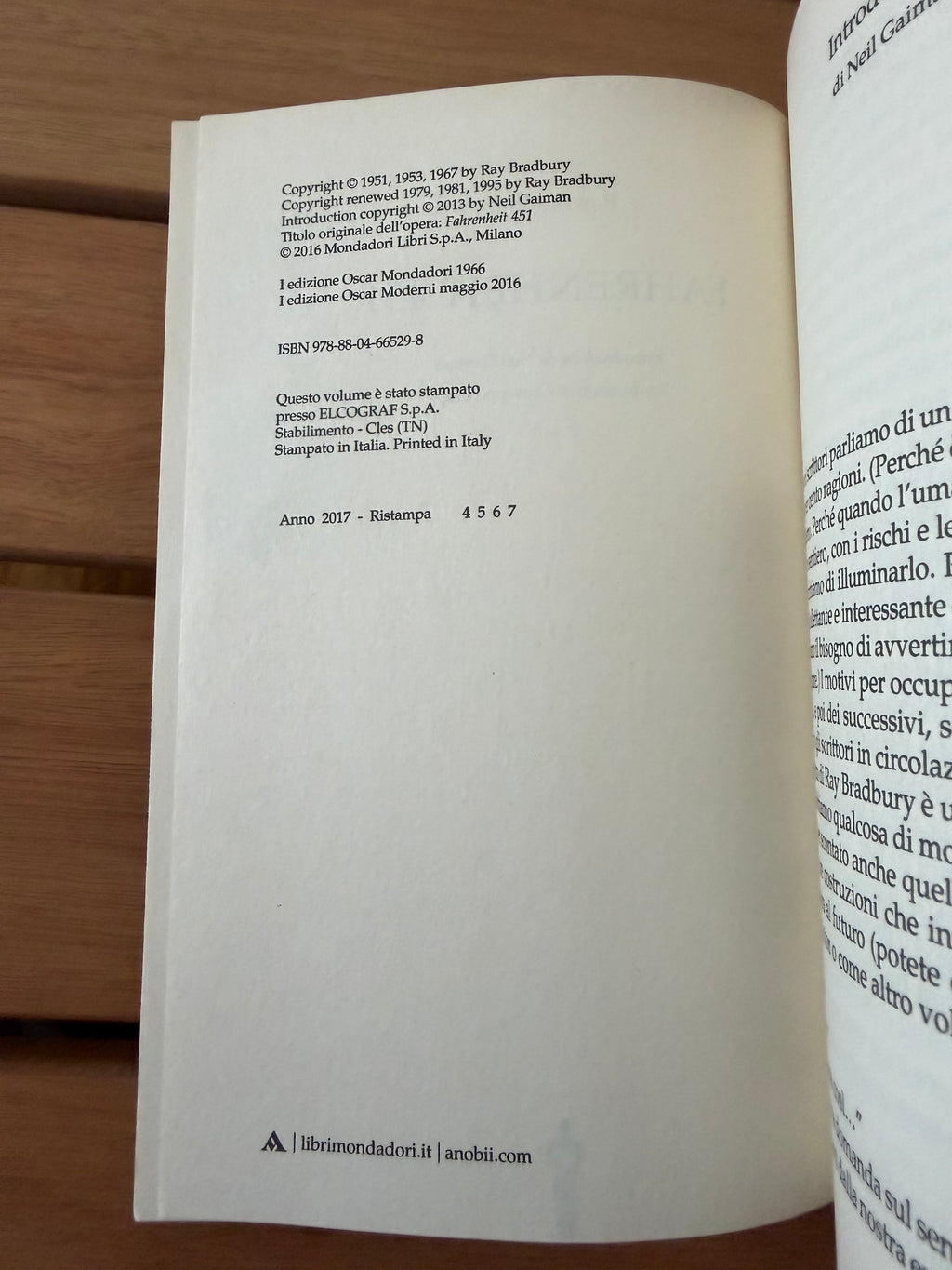 Fahrenheit 451 - Ray Bradburry
