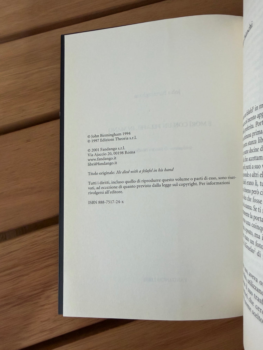 E morì con un felafel in mano - John Birmingham