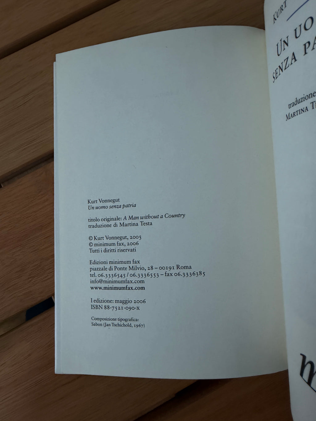 Un uomo senza patria - Kurt Vonnegut