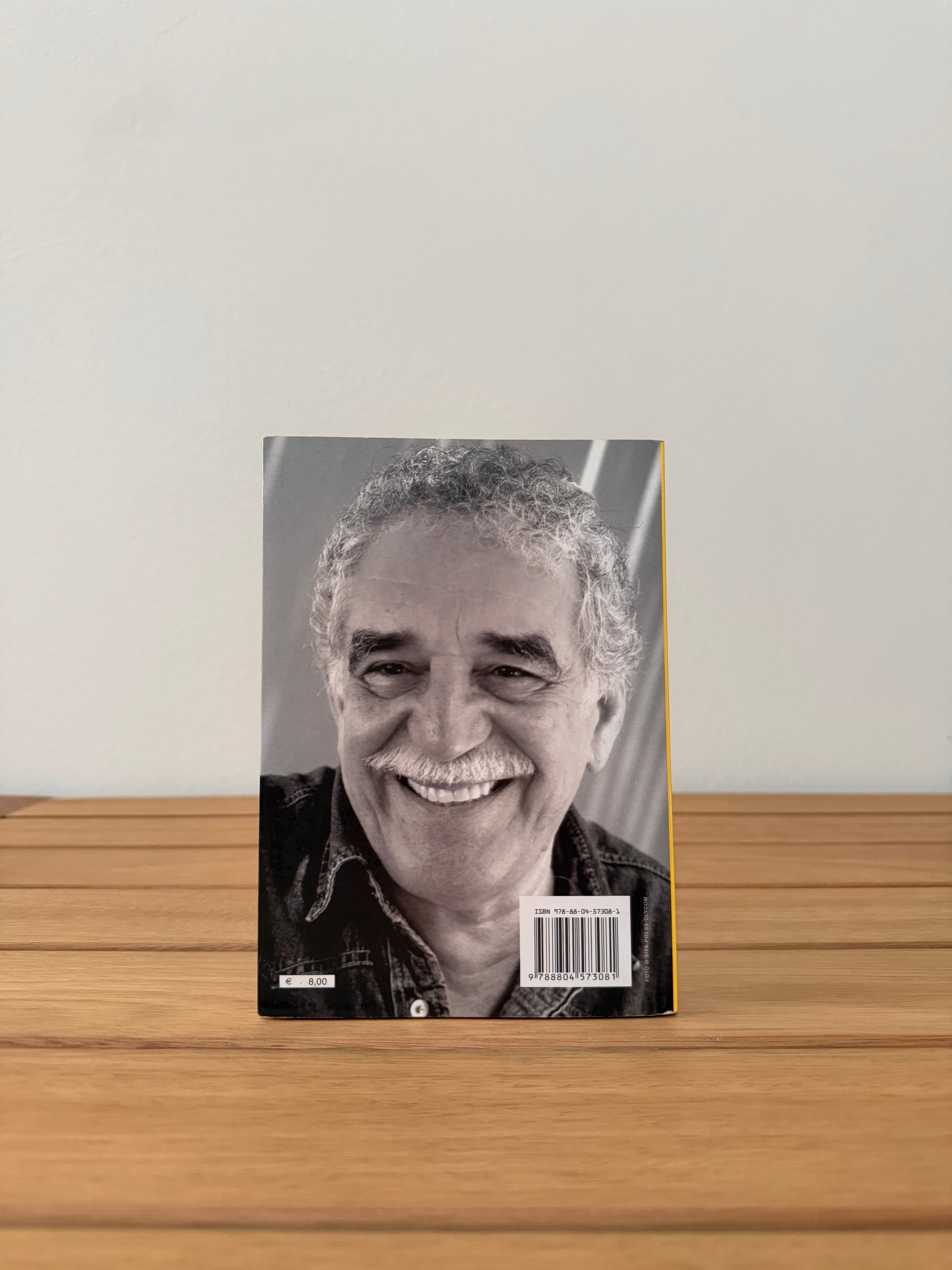 Diatriba d'amore contro un uomo seduto - Gabriel Garçia Márquez
