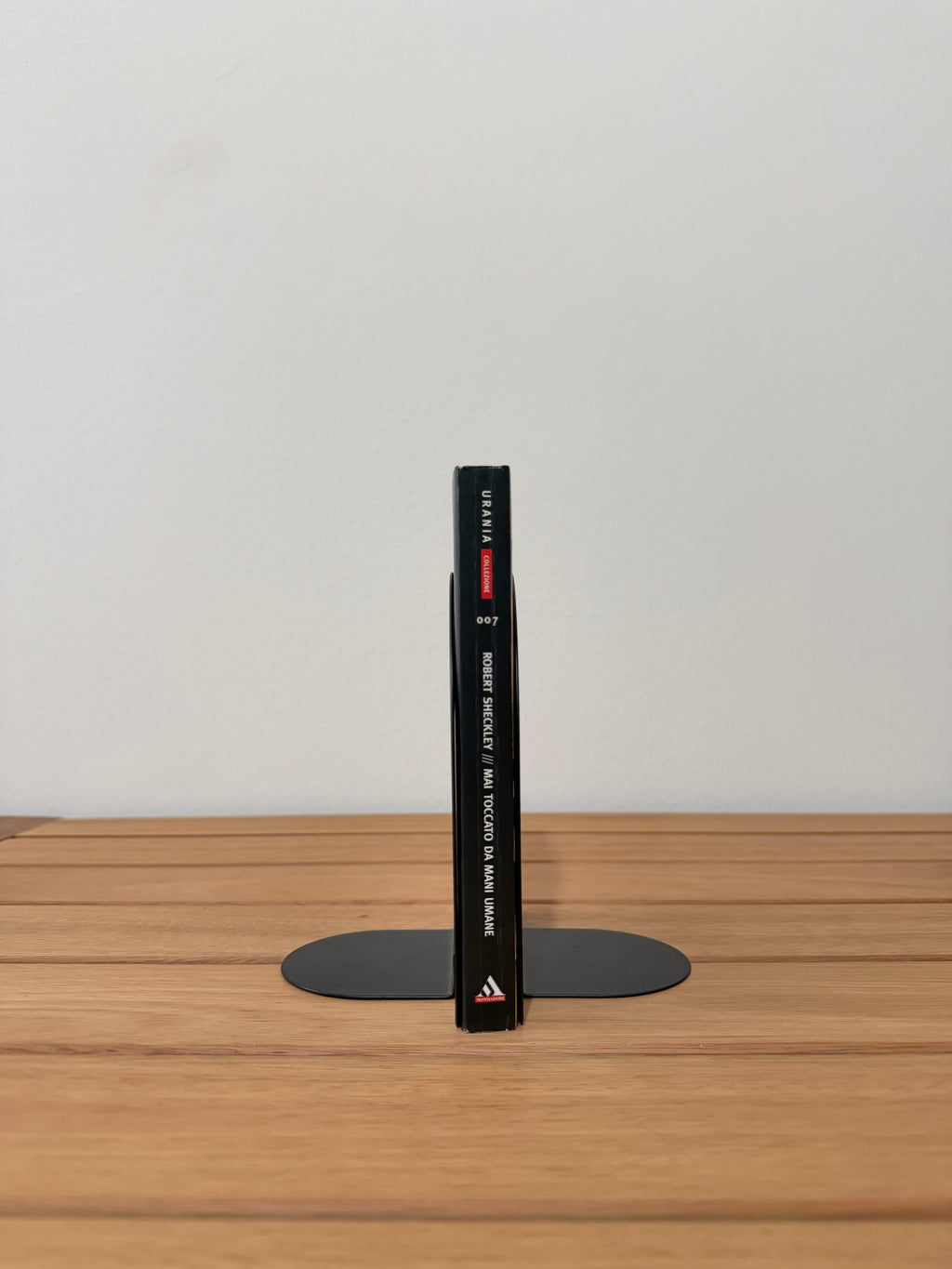 Mai toccato da mani umane - Robert Sheckley