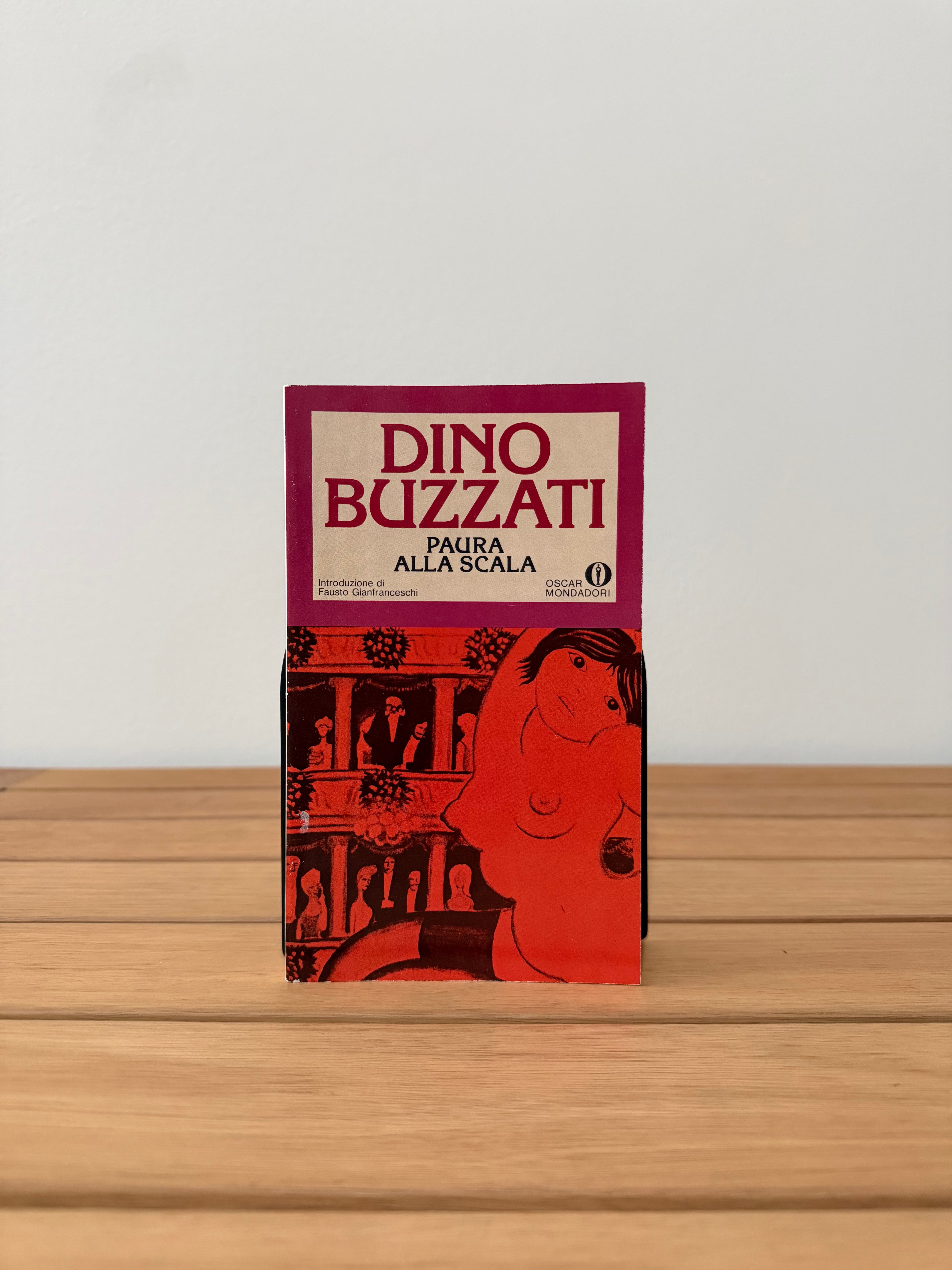 Paura alla scala - Dino Buzzati